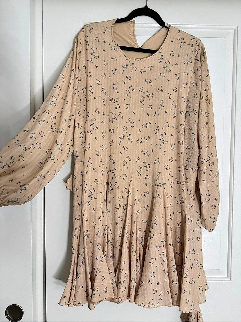 Gianni bini Floral Mini Dress in Peach Size Medium